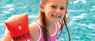 Zwembandjes voor kinderen – hulpmiddel bij het zwemmen