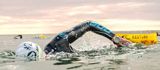 RESTUBE is het compacte veiligheidsmidel voor zwemmers